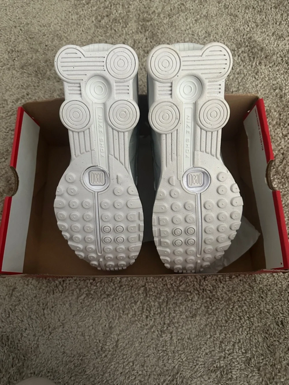 Nike Shox R4 - Picture 3 of 6